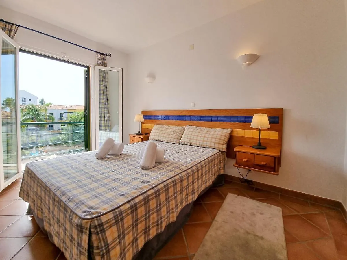 Apartment 2 Bedroom Flat With Pool And Garden Tavira